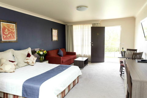 Bathurst Motor Inn - New Castle Holiday 1