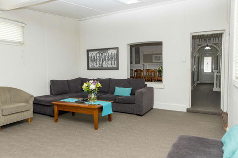 Bathurst Motor Inn - New Castle Holiday 31