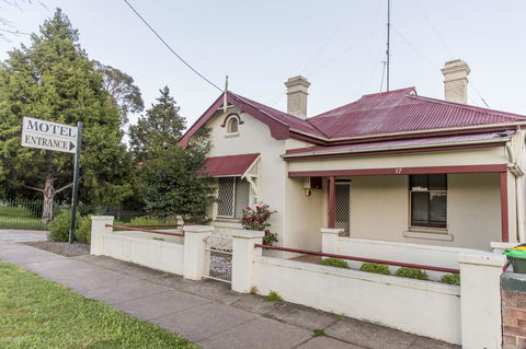 Bathurst Motor Inn - New Castle Holiday 30