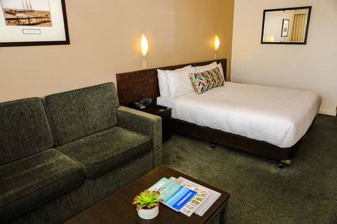 Port Lincoln Hotel - New Castle Holiday 6