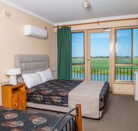 Tailem Bend Riverside Hotel - New Castle Holiday