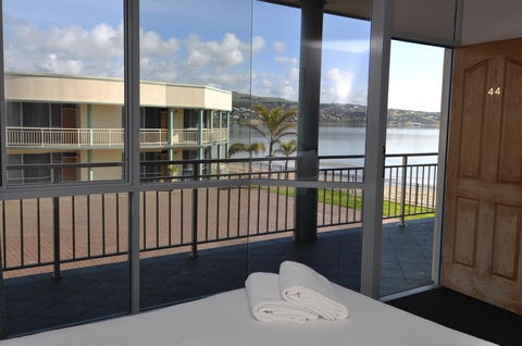 Hilton Beachfront Motel - New Castle Holiday 0