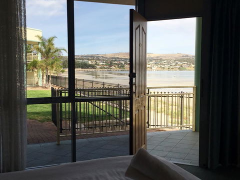 Hilton Beachfront Motel - New Castle Holiday 18