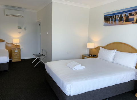Hilton Beachfront Motel - New Castle Holiday 2