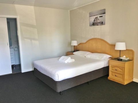 Hilton Beachfront Motel - New Castle Holiday 31