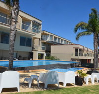 The Bluff Resort Apartments - New Castle Holiday