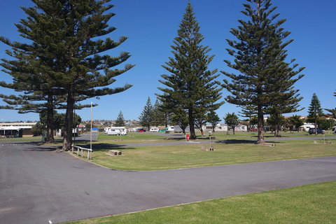 Moana Beach Tourist Park - New Castle Holiday 10