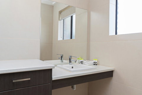 Mick O\'Sheas - New Castle Holiday 2