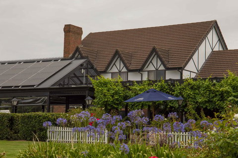 Mick O\'Sheas - New Castle Holiday 37