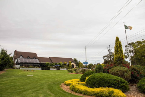 Mick O\'Sheas - New Castle Holiday 35