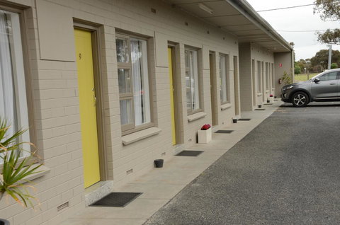 105 On The Park - New Castle Holiday 5