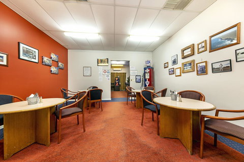 Border Village Roadhouse - New Castle Holiday 30