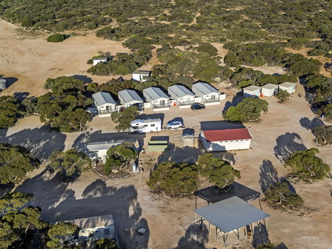 Border Village Roadhouse - New Castle Holiday 14