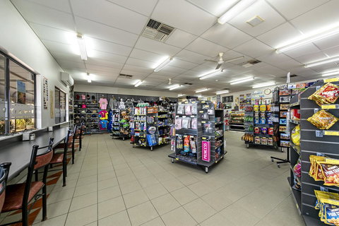 Border Village Roadhouse - New Castle Holiday 10