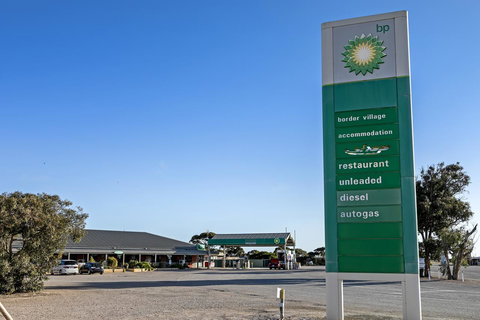 Border Village Roadhouse - New Castle Holiday 24