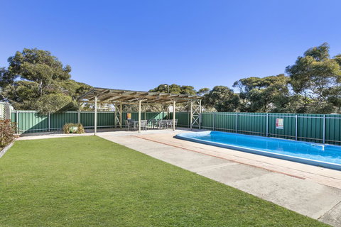 Border Village Roadhouse - New Castle Holiday 31