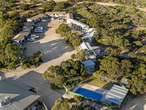 Border Village Roadhouse - New Castle Holiday 15