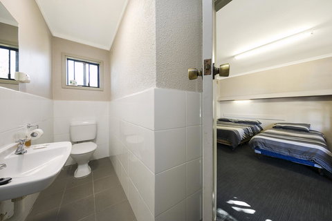 Border Village Roadhouse - New Castle Holiday 38