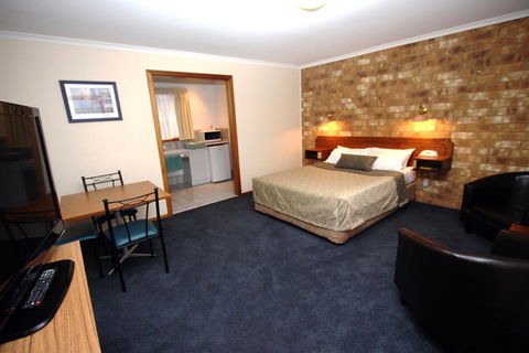 Clare Central - New Castle Holiday 16
