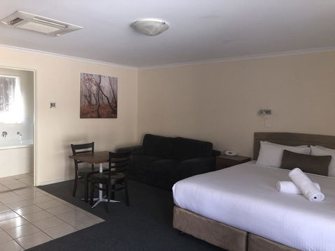 Clare Central - New Castle Holiday 4