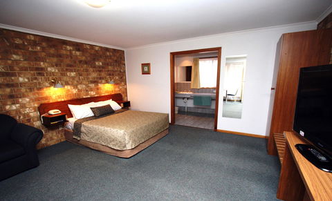 Clare Central - New Castle Holiday 14