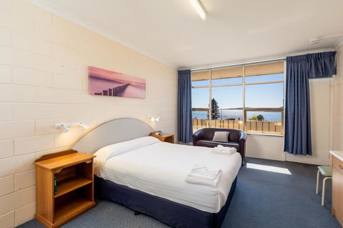 Blue Seas Motel - New Castle Holiday 12