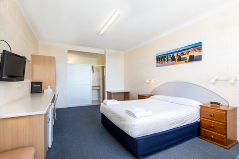 Blue Seas Motel - New Castle Holiday 6
