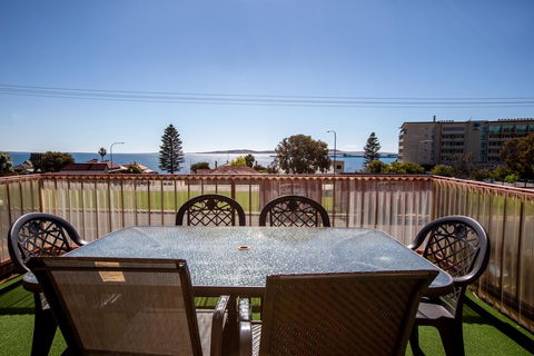 Blue Seas Motel - New Castle Holiday 7