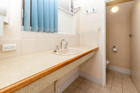 Blue Seas Motel - New Castle Holiday 4