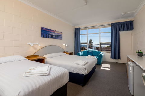Blue Seas Motel - New Castle Holiday 5