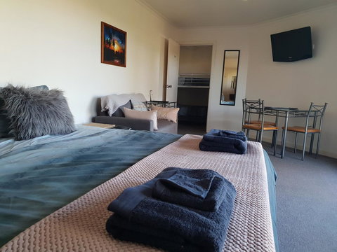 Barossa Valley Studio - New Castle Holiday 2