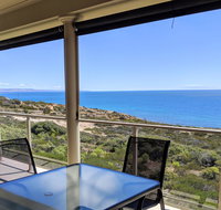 Ochre Point Beach House on Moana Seafront - New Castle Holiday