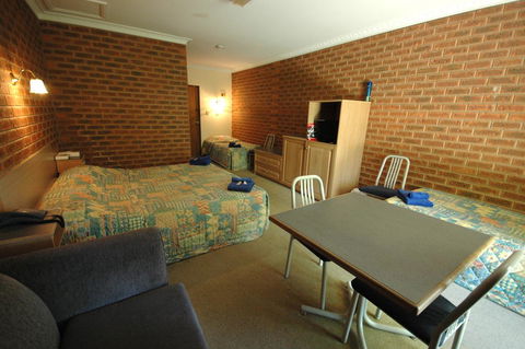 Burra Motor Inn - New Castle Holiday 40