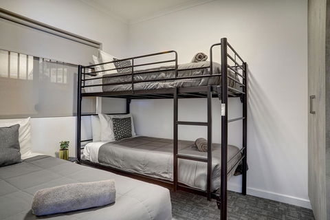 Limani Motel - New Castle Holiday 5