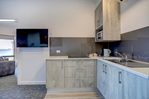 Limani Motel - New Castle Holiday 1