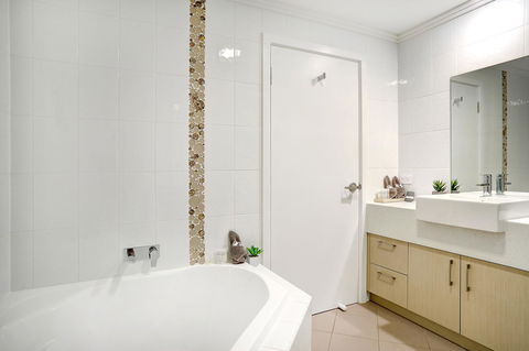 Limani Motel - New Castle Holiday 9