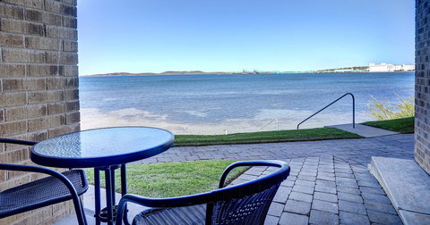 Limani Motel - New Castle Holiday 7