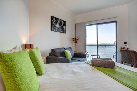 Limani Motel - New Castle Holiday 23