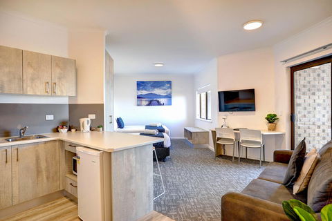 Limani Motel - New Castle Holiday 35