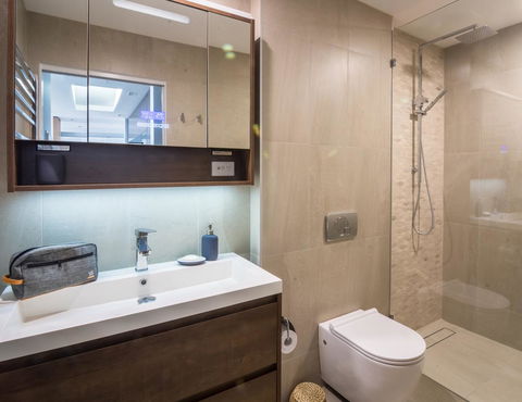 Penthouse On The Promenade - New Castle Holiday 11