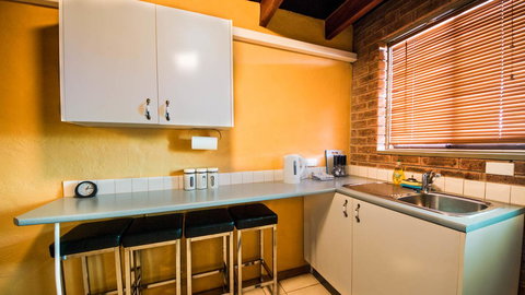 The Underground Motel - New Castle Holiday 14