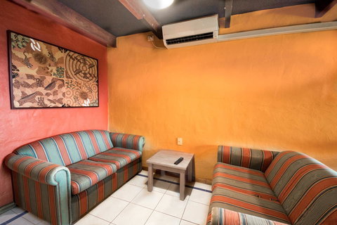 The Underground Motel - New Castle Holiday 15