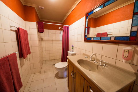 The Underground Motel - New Castle Holiday 10