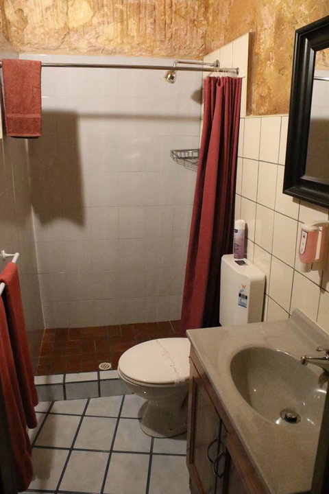 The Underground Motel - New Castle Holiday 4