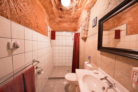 The Underground Motel - New Castle Holiday 7