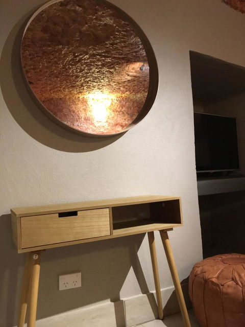 The Lookout Cave Underground Motel - New Castle Holiday 10