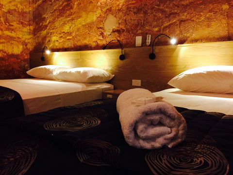 The Lookout Cave Underground Motel - New Castle Holiday 28