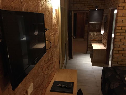 The Lookout Cave Underground Motel - New Castle Holiday 26