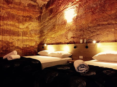 The Lookout Cave Underground Motel - New Castle Holiday 34