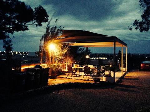 The Lookout Cave Underground Motel - New Castle Holiday 14